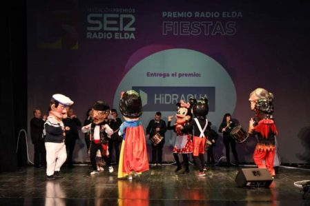 La Colla de Nanos i Gegants de Monòver rep el “Premi Ràdio Elda a la Festa”