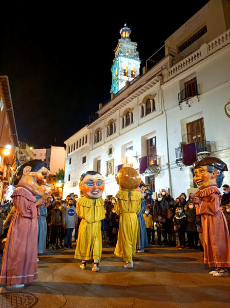 Els Gegants i Cabets d’Ontinyent tornen a viure la Festa de la Puríssima als carrers