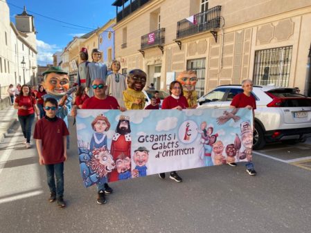 Tornen les Trobades d’Escoles en Valencià amb participació de nanos i gegants en les trobades d’abril